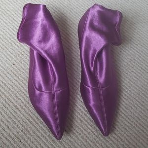 Zara pointy toed sock booties with unique heel